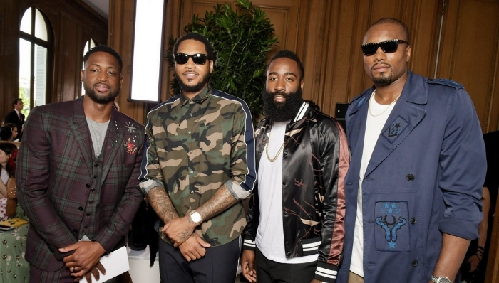 【体育明星日常】NBA休赛期：有人海边秀肌肉 有人亮相时装秀