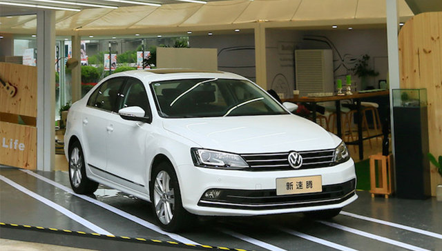 为了贴近用户生活 新速腾用6个集装箱组了一个体验馆