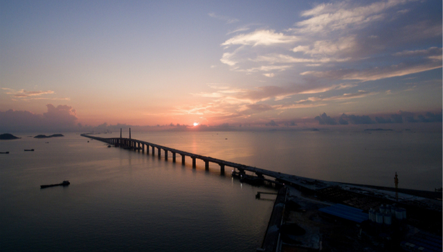 广深港高铁和港珠澳大桥即将完工 打造粤港一小时生活圈 巩固香港南大门战略地位