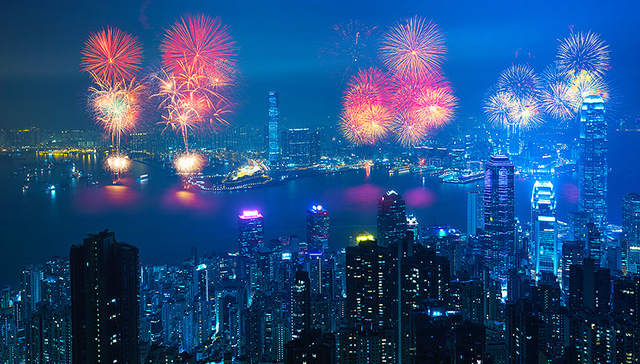 把最美的烟火献给党