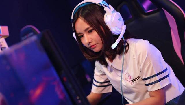 办了嘉年华签下阿冷 但斗鱼的春天还远未来到