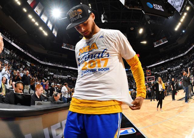 库里受伤卫冕有点悬？但勇士已经成为了NBA当下的最大招牌