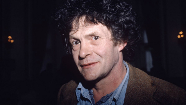 海斯寇特·威廉姆斯去世了 他是诗人、剧作家、演员、画家、雕塑家