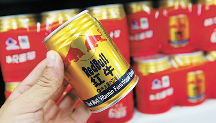 红牛“归来”腹背受敌 能否巩固功能饮料“老大”地位