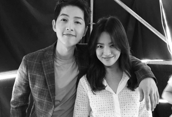 宋仲基和宋慧乔终于修成正果了，下一对你站谁？