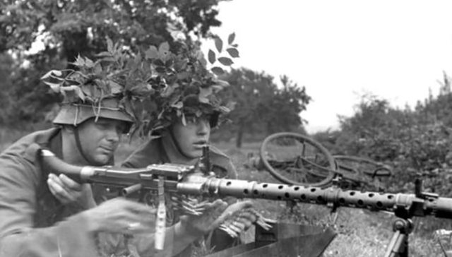 希特勒违反条约秘密制造的九样武器