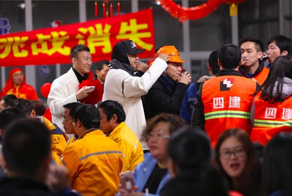 综艺节目,明星牌,狂欢精神,乐视,朗读者,真人秀,极限挑战,转网,转载,吐槽大会