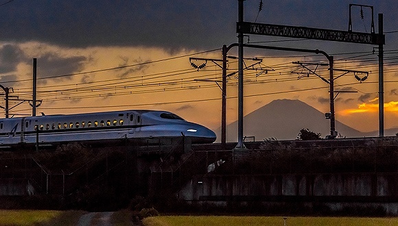 高铁,风险防控,复兴号,十三五,中国新工业革命,跟着叶叔走中国,宝兰,设计速度,视频,激情燃烧的岁月