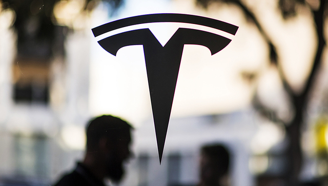 特斯拉要在澳大利亚建造全球最大容量的锂电池 可满足3万户居民用电