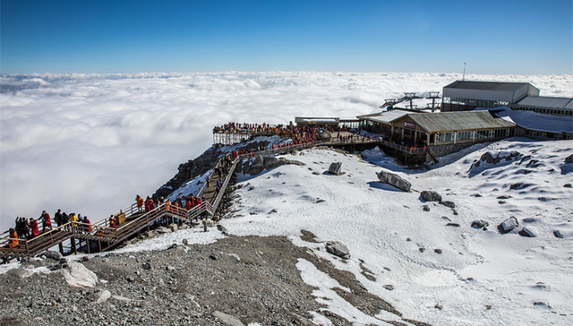 游客,派出所,玉龙雪山,民警,丽江,玉龙县,视频,女司机,云南网