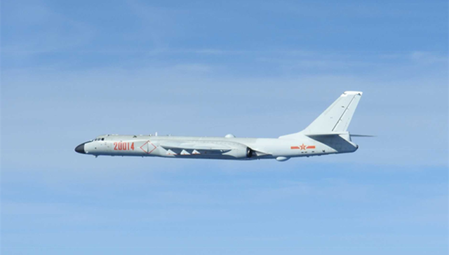 答记者问,训练,军机,长按,日本防卫,中国军队,空域,空军,二维码,轰炸机