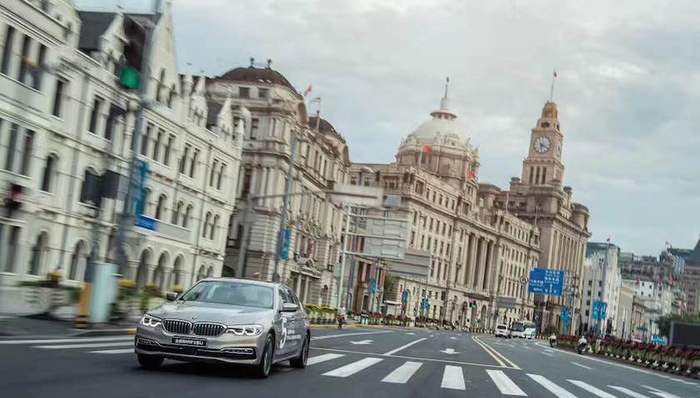 谁说女人不能开宝马5系只能开MINI？