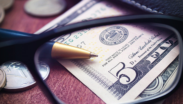 证监会对八宗案件开出罚单 部分上市公司2016年年报存在问题