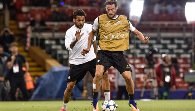 一个赛季踏遍欧足联55个成员国看球 有钱任性终究是因真爱