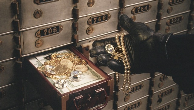 河北警方破获特大盗窃金店案 嫌疑人24年前越狱在逃