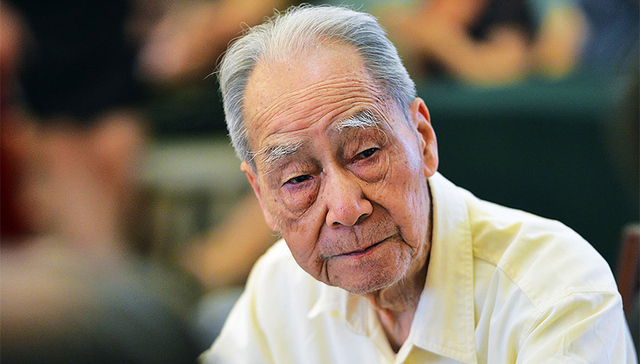 96岁翻译家许渊冲被指英文水平不过关 有抄袭嫌疑