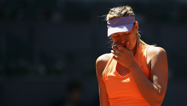 【体育明星日常】沃尔科特钻进垃圾桶避暑 莎拉波娃蜡像揭幕“神尴尬”