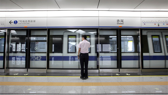 深圳地铁,公共安全,乘客晕倒