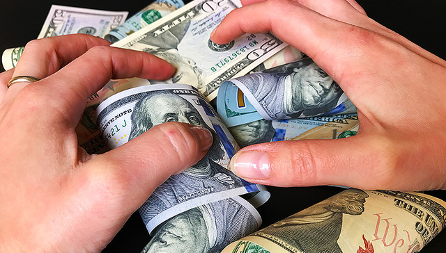 一桩创历史交易背后 中国首富的难处与图谋