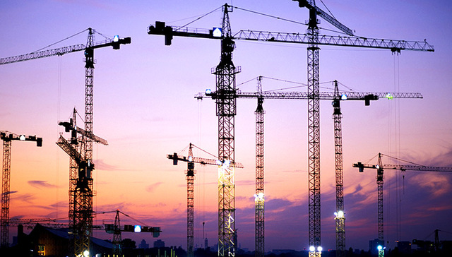 广州住建委回应塔吊倒塌事故：所有在建项目立即停工