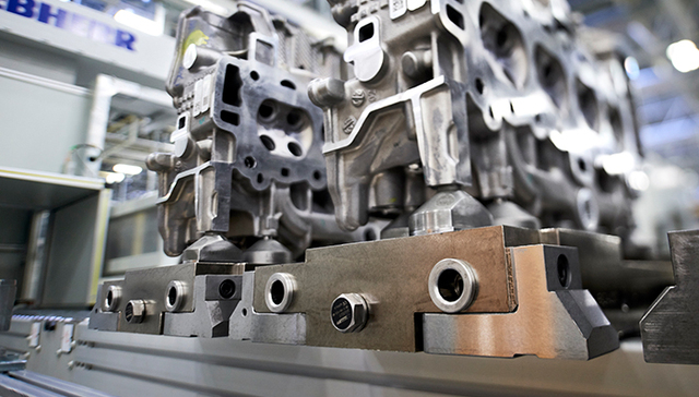 与奇瑞合作 捷豹路虎第一次在中国制造全新发动机