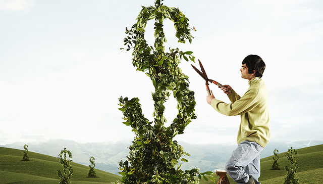 【财经24小时】政治局强调深入扎实整治金融乱象 上海首批两幅租赁住房用地成交