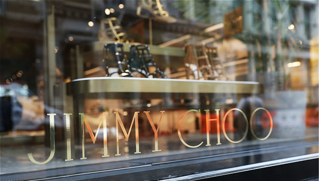 为什么时尚品牌最近都在被卖来卖去的？