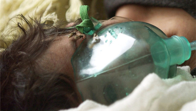 【天下奇闻】英国少年患怪病睡觉就“断气” 加拿大男子娶25妻生145娃