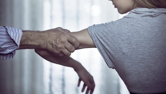 马来西亚,同房,虐待