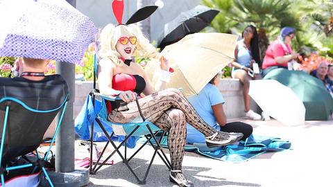 【00后报告】磨皮、飙戏……一种新的社交方式 与它背后并不容易的生意