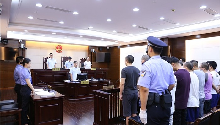 上海,非法生产,非法销售,假冒,贝因美,雅培,奶粉,获刑