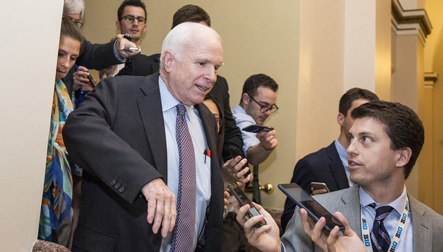 特朗普医改再遭否决 同党麦凯恩反水投下决定性反对票