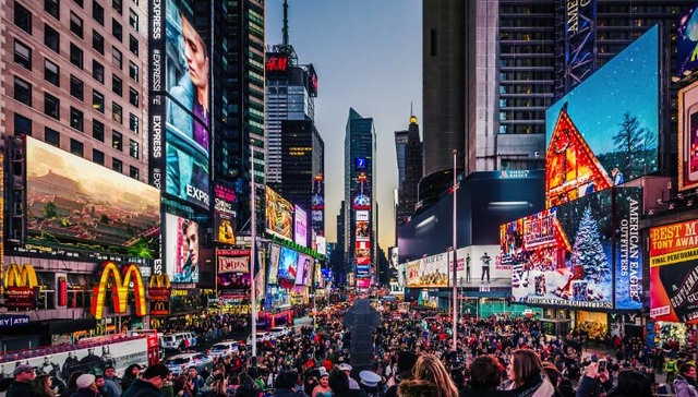 巴黎全年游客9倍于本地居民 “找本地人聊聊”在这些城市并不容易