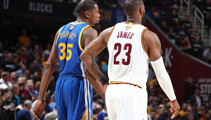 “网瘾少年”凯文·杜兰特夺冠后膨胀 社交媒体疯狂怼网友