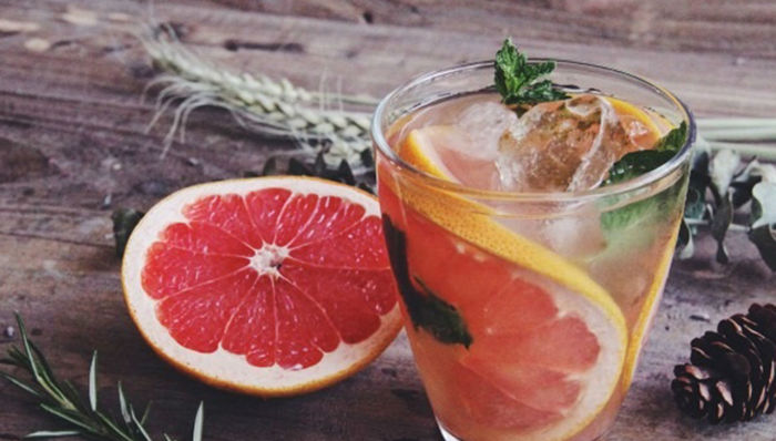 茶饮,新中式,大吉岭红茶,一点点,奈雪の茶,时尚,避风塘,云网,中信证券,投资人