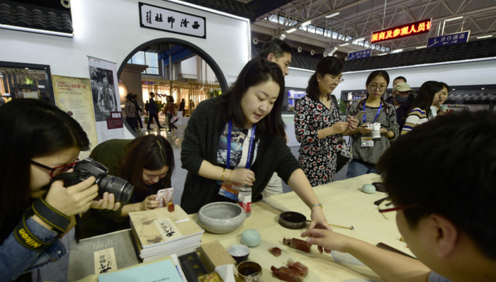 11城文创产业比拼：杭州稳居文创第一城