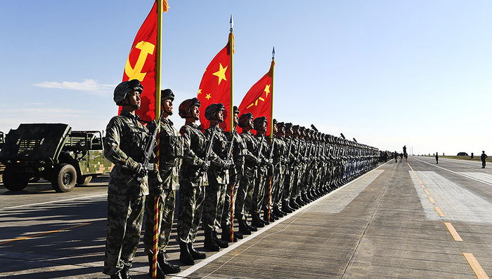 习近平,人民军队,新型舰艇,新型军舰,空中作战,特种作战,信息作战,海上作战,地空导弹,辽宁