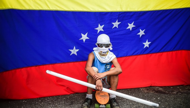 委内瑞拉制宪大会正式成立 政治危机呼唤拉美共识