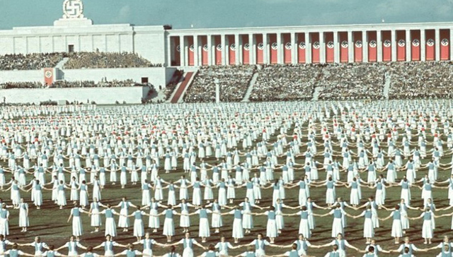 “我没见到任何臭纳粹”：几百万英美游客在纳粹德国经历了什么？