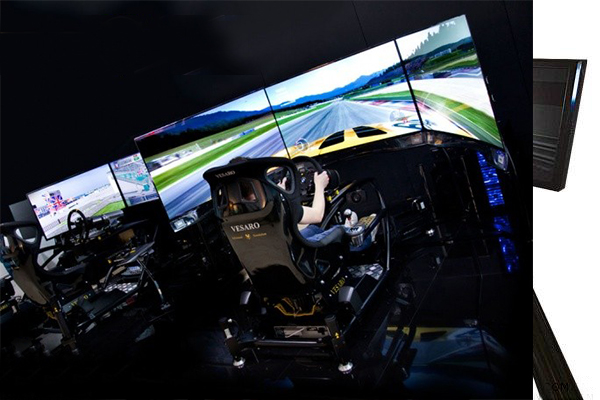 你和专业赛车手之间 可能就差一台模拟器