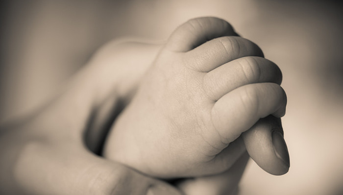 女婴,快递,福利院