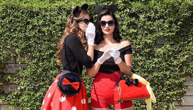 【衣帽间】别掉进人堆就消失 迪士尼乐园出游装扮指南