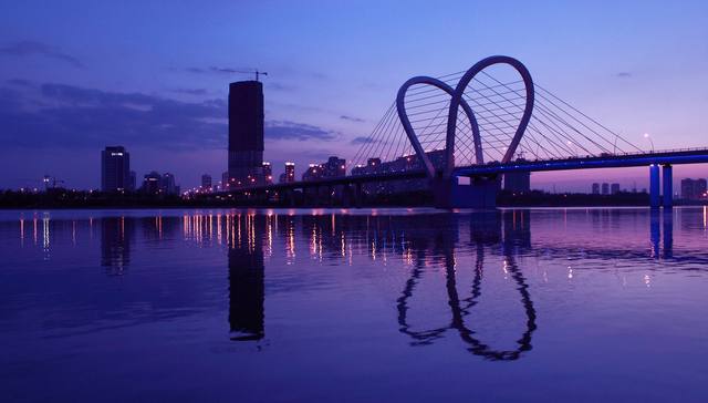 15个副省级城市上半年经济竞争力扫描：深圳增速最强 沈阳增速为负