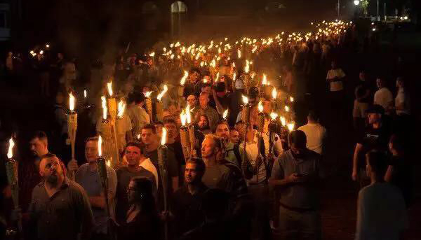 美国爆发白人种族主义暴力冲突 华人也是潜在受害者