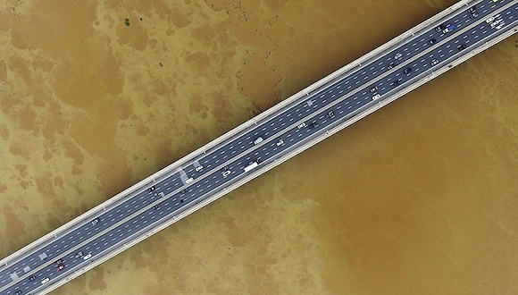 洞庭湖,杭瑞,大桥桥面,钢桁梁,全线通车,悬索桥,主干线,小时车程,竖管,主跨