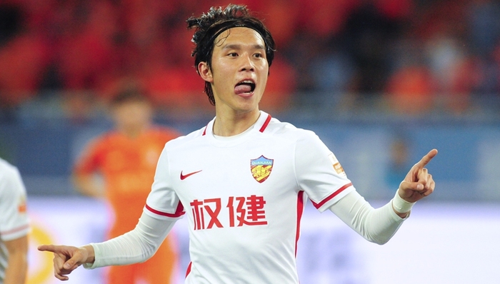 【体育明星日常】权健新星醉驾致车祸 佩莱戴琳秀恩爱引佩嫂吃醋