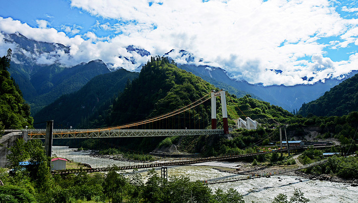 交通网,西藏林芝,通麦天险,通车,特大桥,高原,战斗准备,卡脖子,运输方式,航线