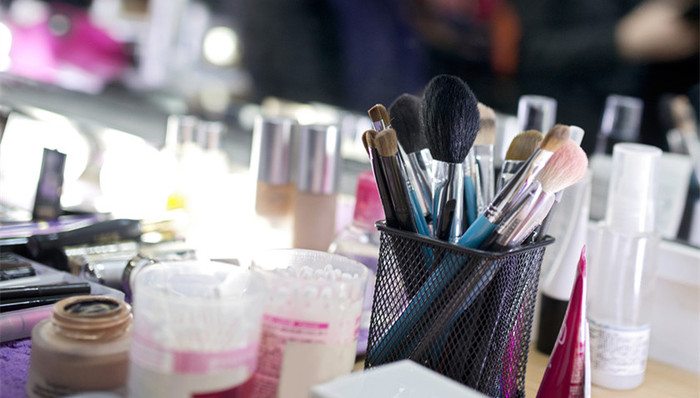 假冒名牌化妆品,淘宝店家,北大清华,职业代购,黄果树瀑布,天价讲解员