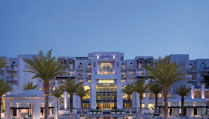 沙漠、城市、红树林，这也许是最理想的长途中转站