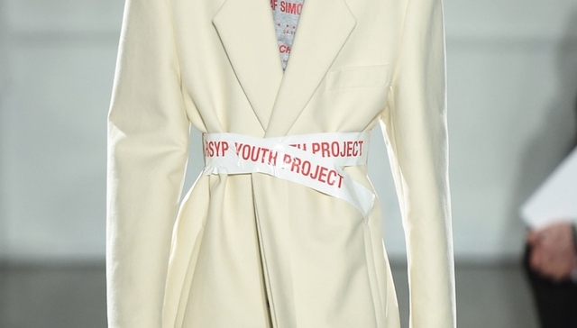 又有“天价”怪商品出街 Raf Simons出了1300多块一卷的胶带纸